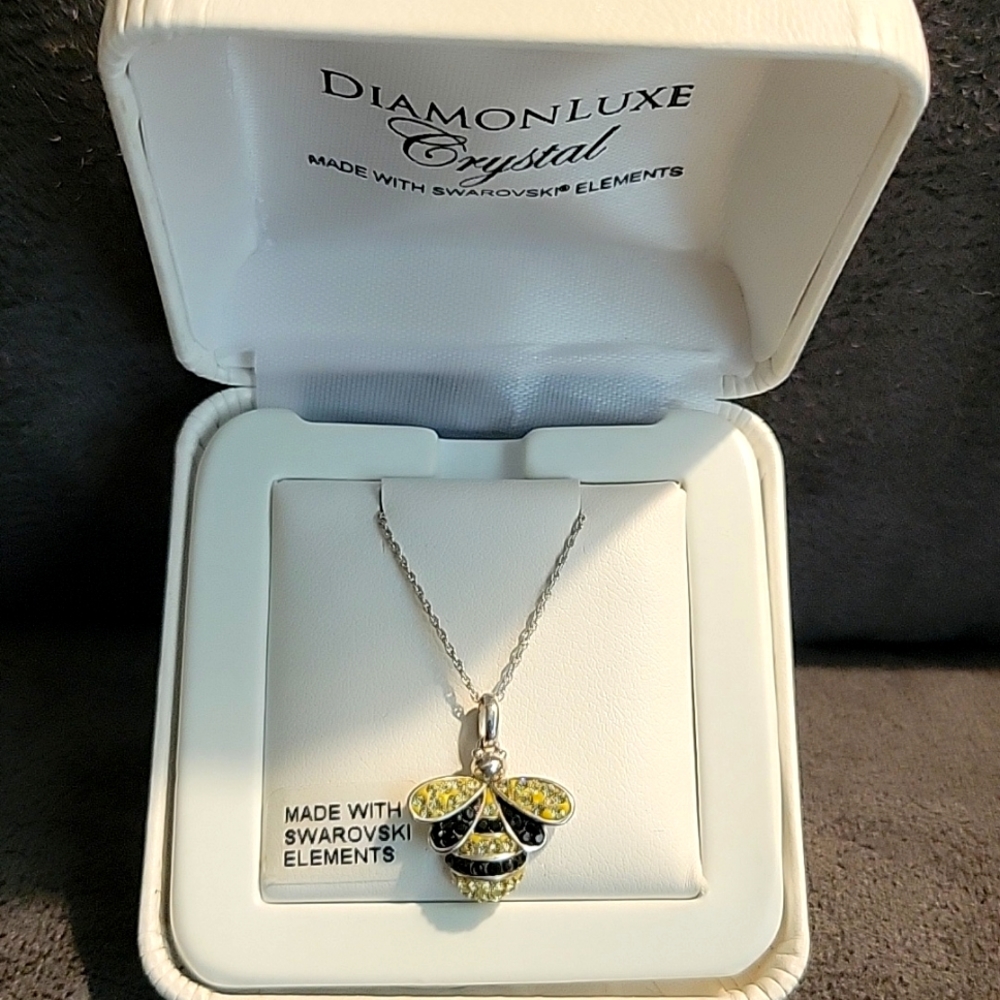 Diamonluxe Crystal Bee charm and necklace
